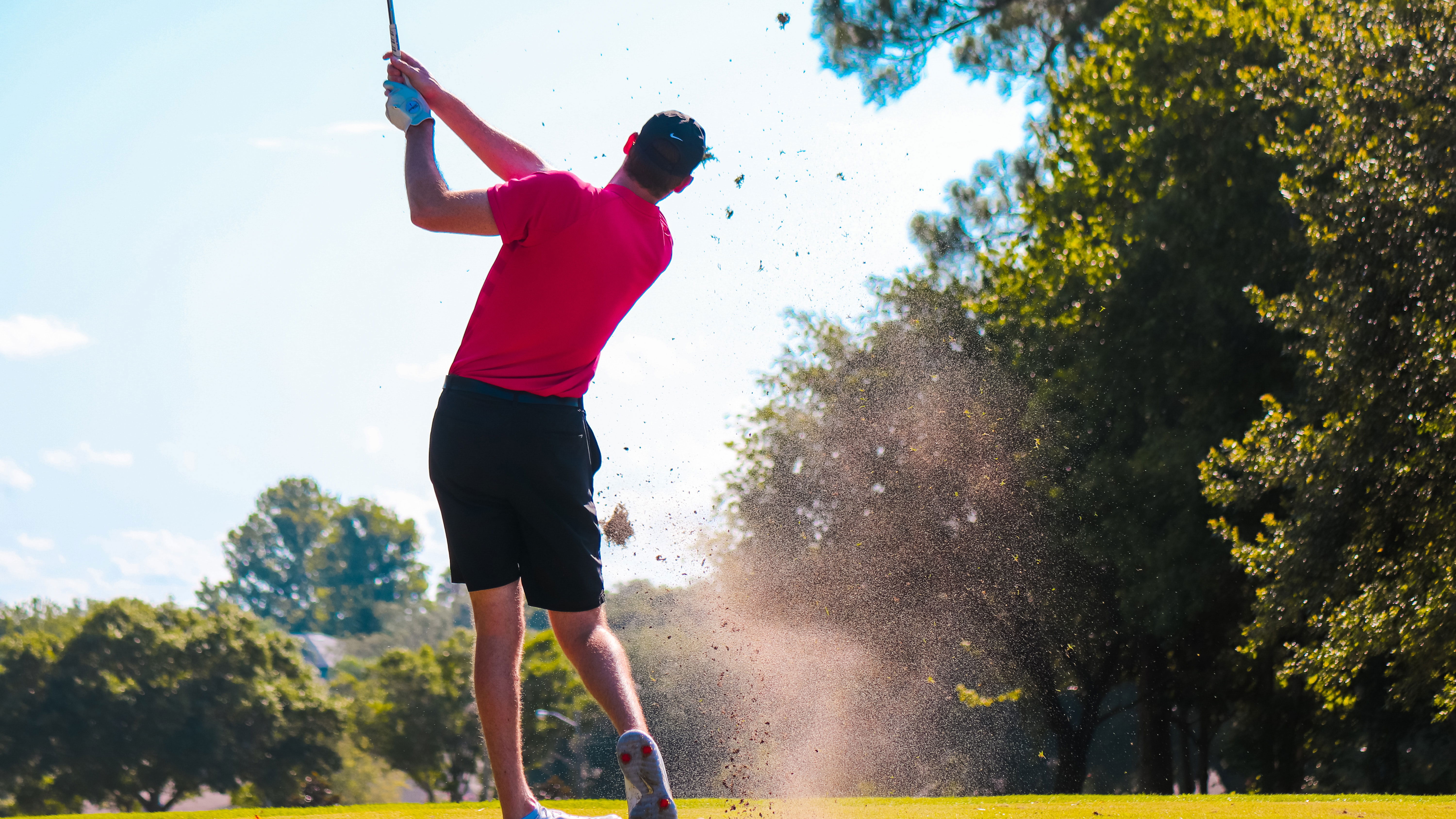 Golf club withdraws player from knockout tournament for being too YOUNG